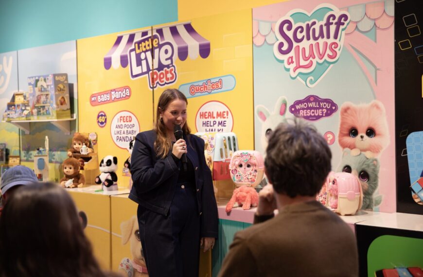 Nueva portada 6 Moose Toys analiza las tendencias globales que definirán el sector del juguete estas navidades, demostrando cómo la innovación está redefiniendo el juego